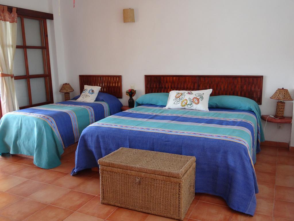 Casa Adriana Hotel Zihuatanejo Room photo